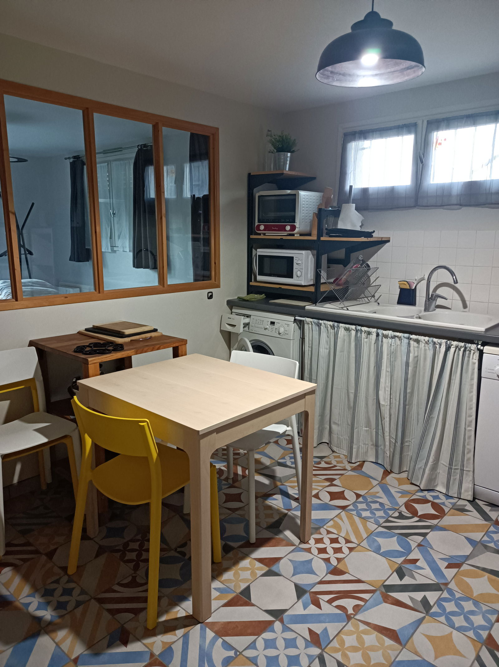 Independent Studio Volvic 74219