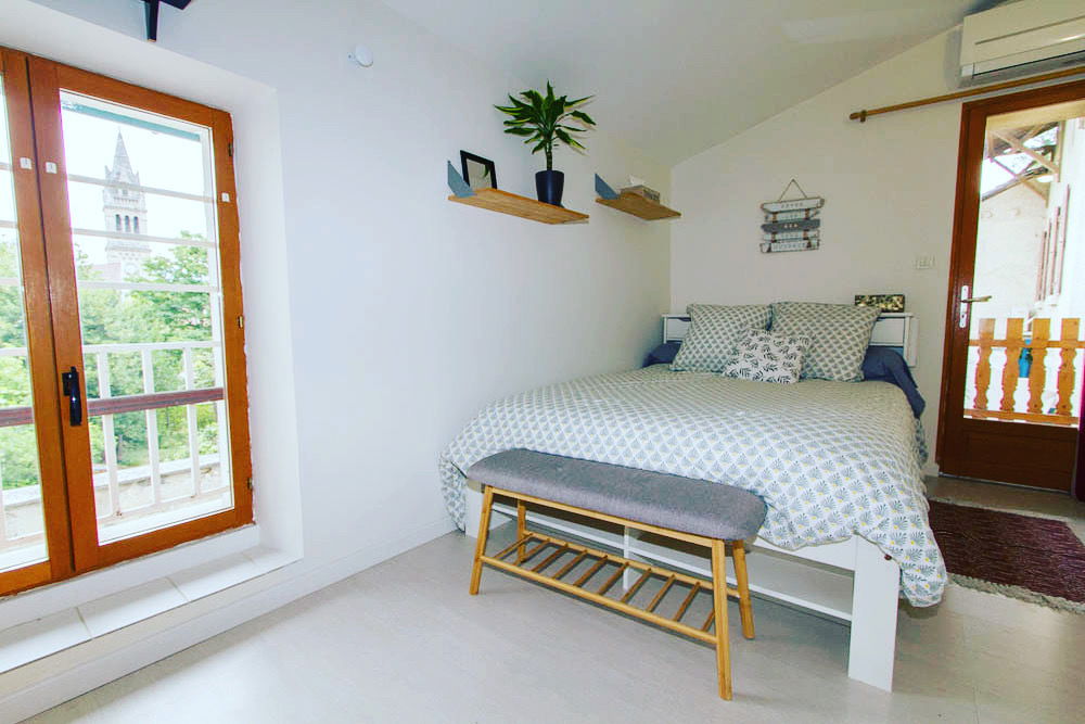 Entire Home Renage 309204