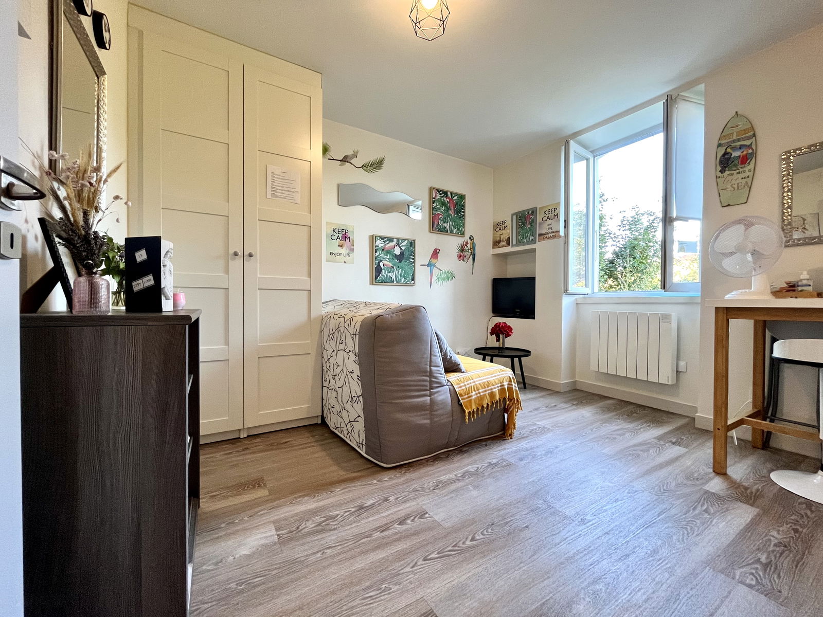 Entire Home Rives 309210