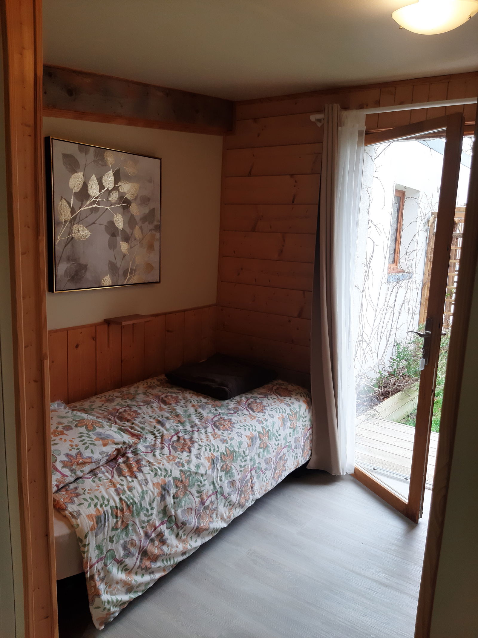 Bed And Breakfast Lies 433603
