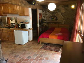 Independent And Charming Studio In Farm From 1660, With Acce