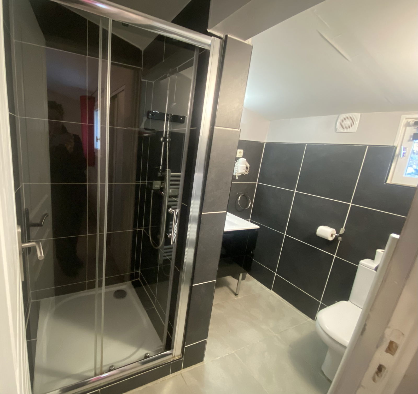 Entire Home Grans 81855