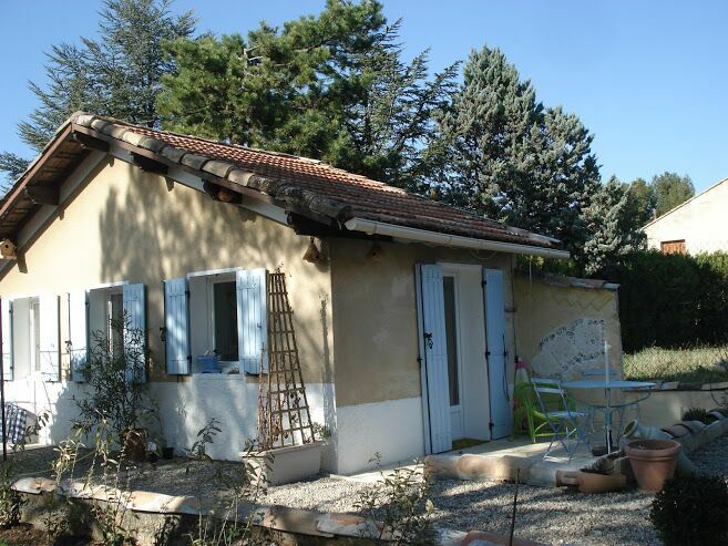 Entire Home Carpentras 16220