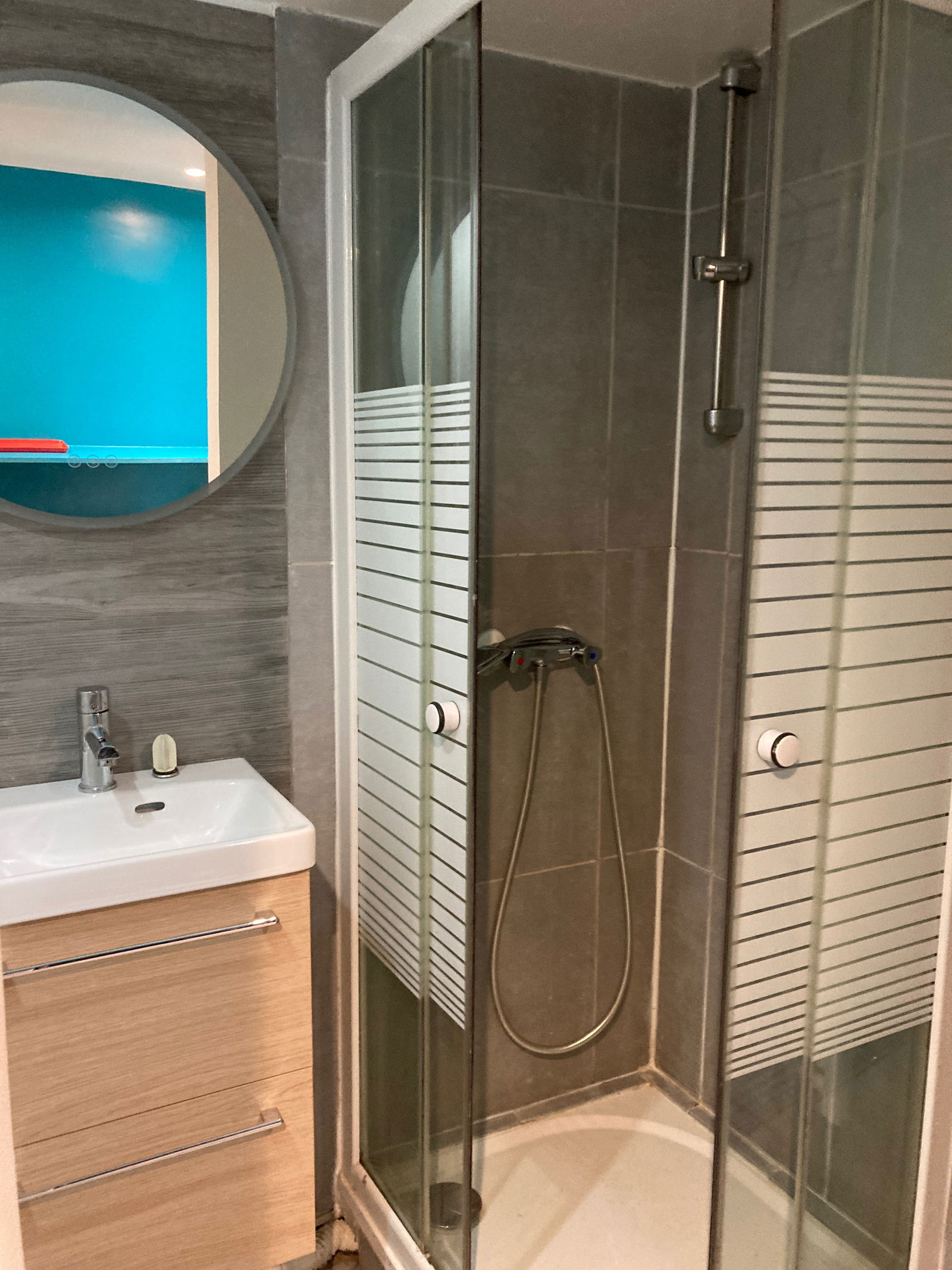 Homestay Paris 42101