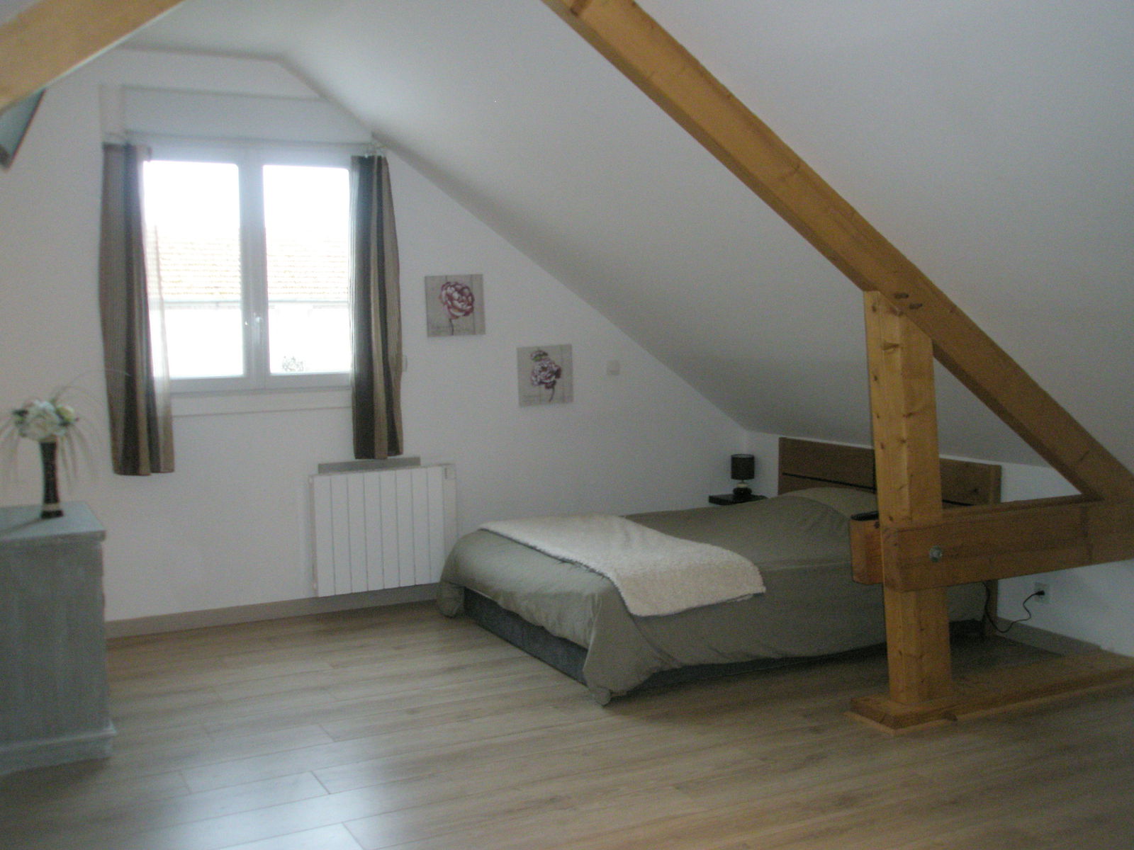 Independent Studio Gellainville 96775