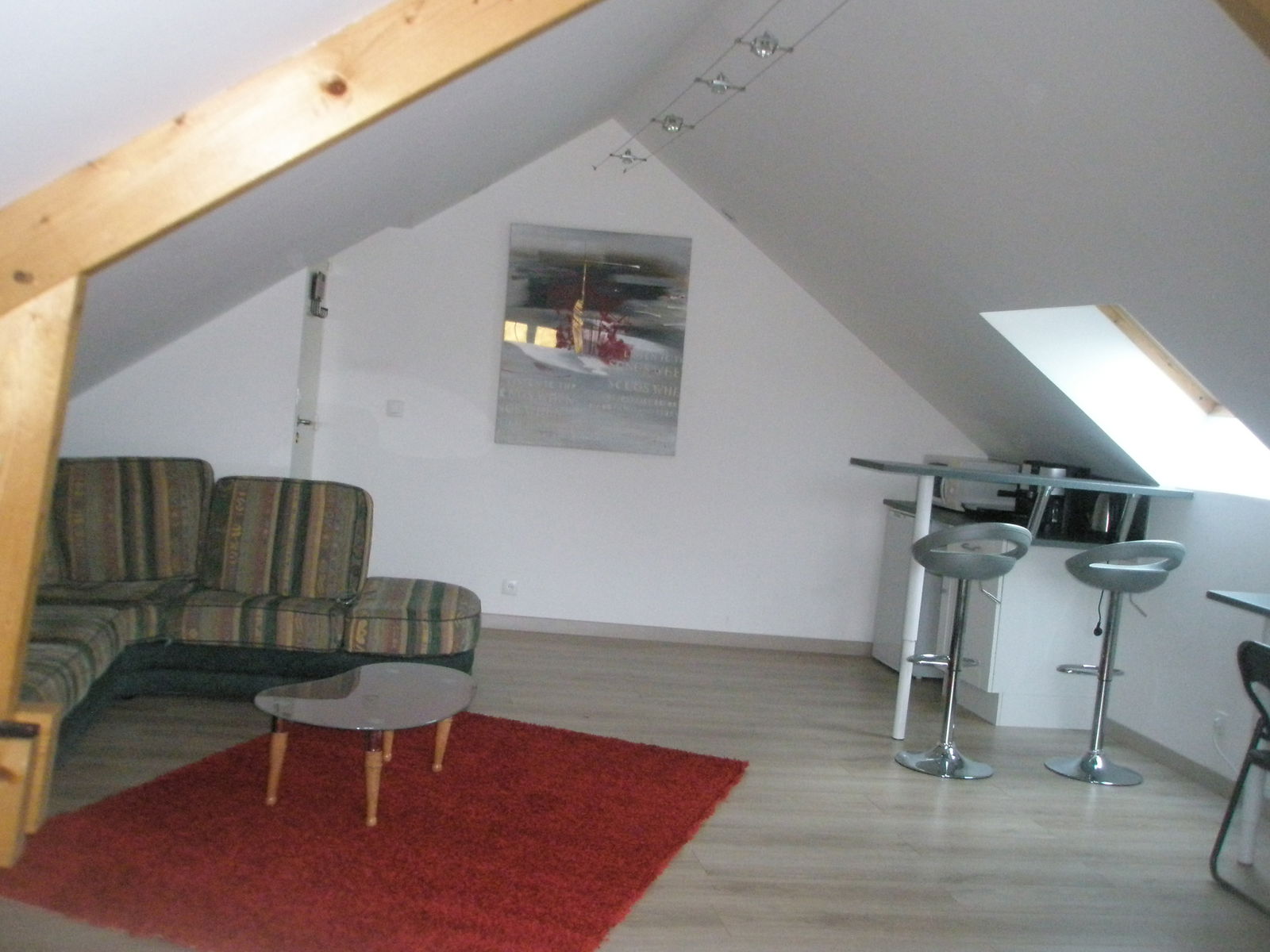 Independent Studio Gellainville 96775