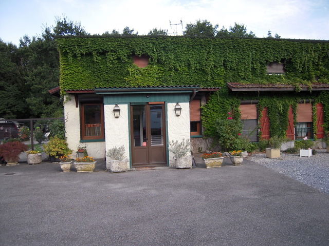 Itsenäinen Studio Cranves-Sales 8393