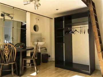Roomlala | Ixelles, Châtelain, Louise: Pokój do wynajęcia we wspólnym mieszkaniu