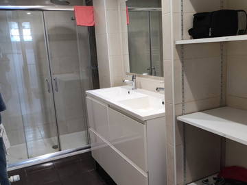 Chambre chez l'habitant à louer à Féternes - photo 3 : salle de bain-3