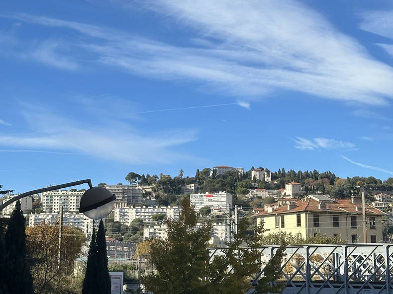 Colocation Nice 411550-2