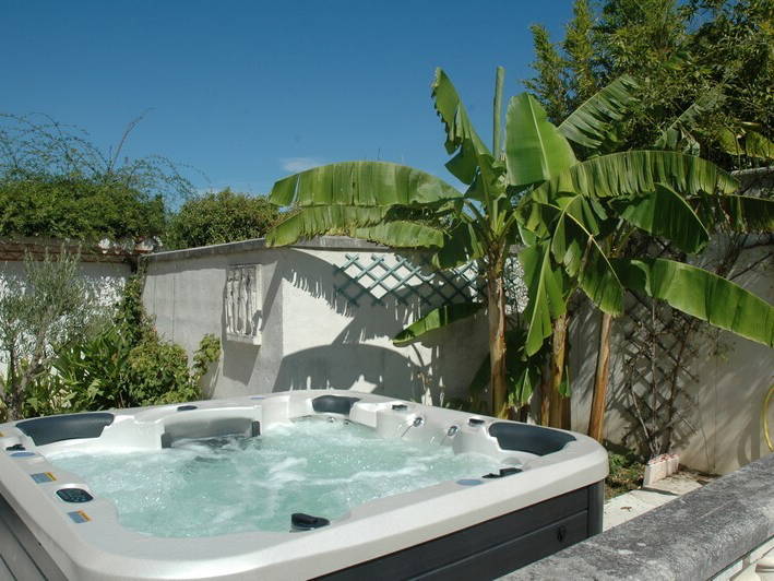 Gastgezin Saint-Étienne-du-Grès 144063-1