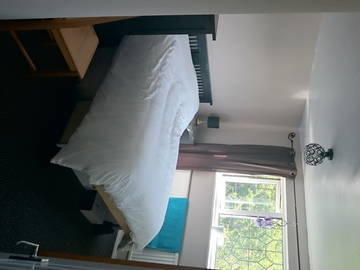 Roomlala | Jasny i przestronny pokój dwuosobowy.