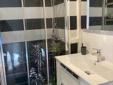 Logement entier à louer à Cagnes-Sur-Mer - photo 28 : salle de bain-28