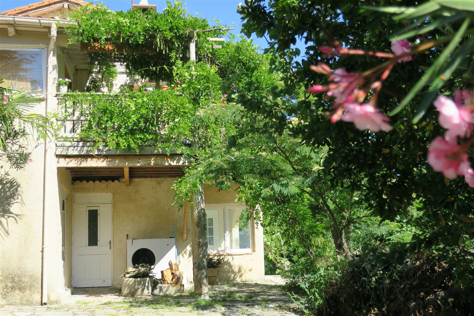 Onofhängeg Studio Mandagout 238759