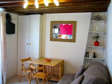 Toda la casa à louer à Paris - otra habitación-3