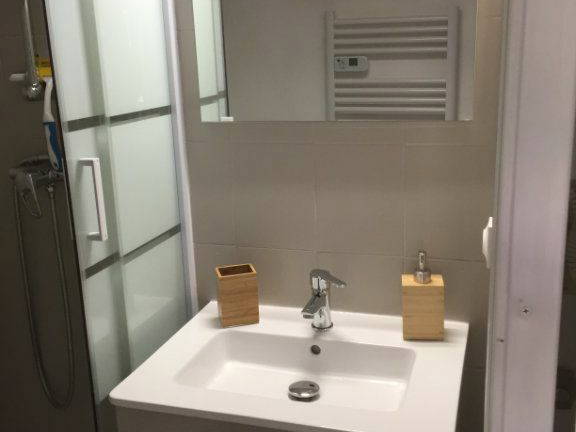 Quedarse En Casa Lyon 246430-3