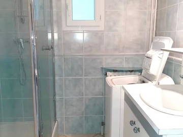 Logement entier à louer à Nice - photo 5 : salle de bain-5