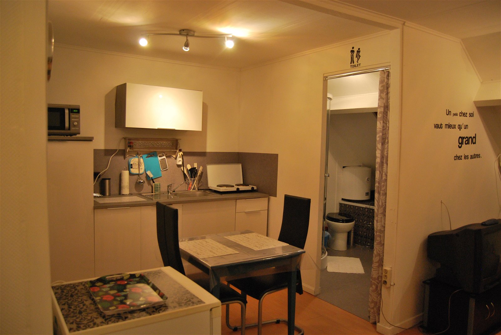 Itsenäinen Studio Mons 115035