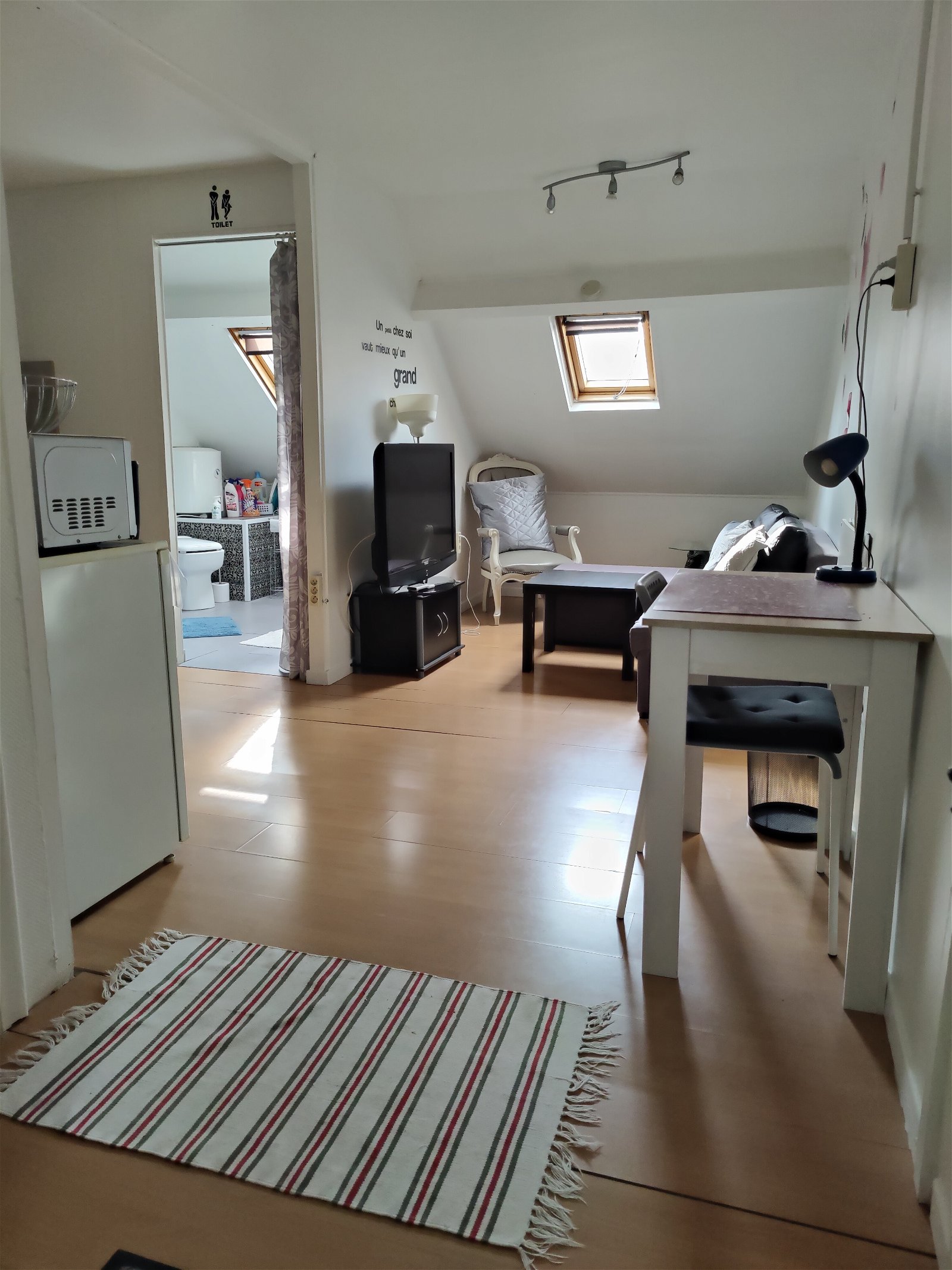 Itsenäinen Studio Mons 115035