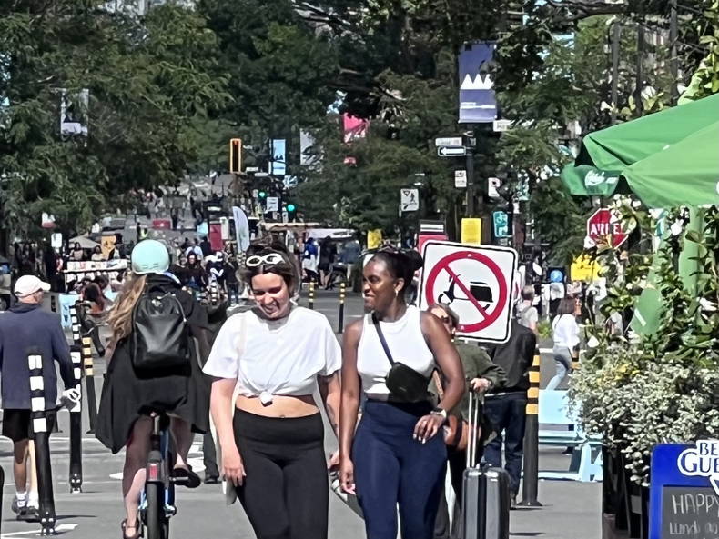 Quedarse En Casa Montréal 664777-5