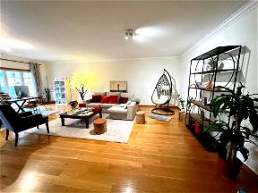 Pretty room in a beautiful apartment with large living room of 52m2