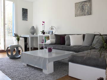 Roomlala | Jovem Proprietário Aluga Quarto em Apartamento de 3 Quartos