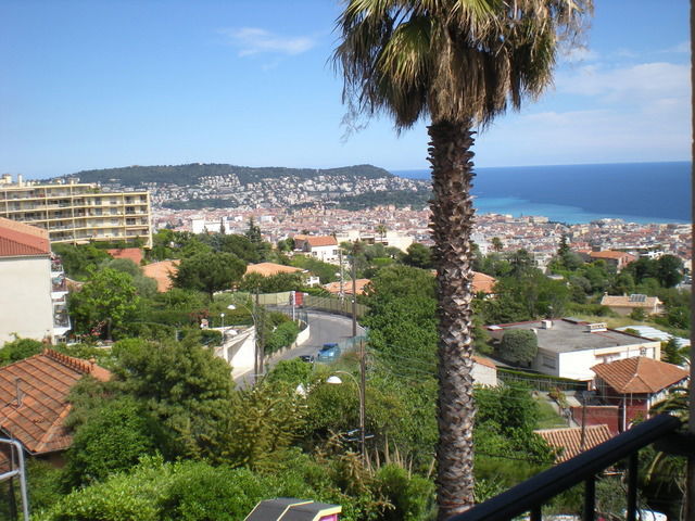 Gastgezin Nice 22653