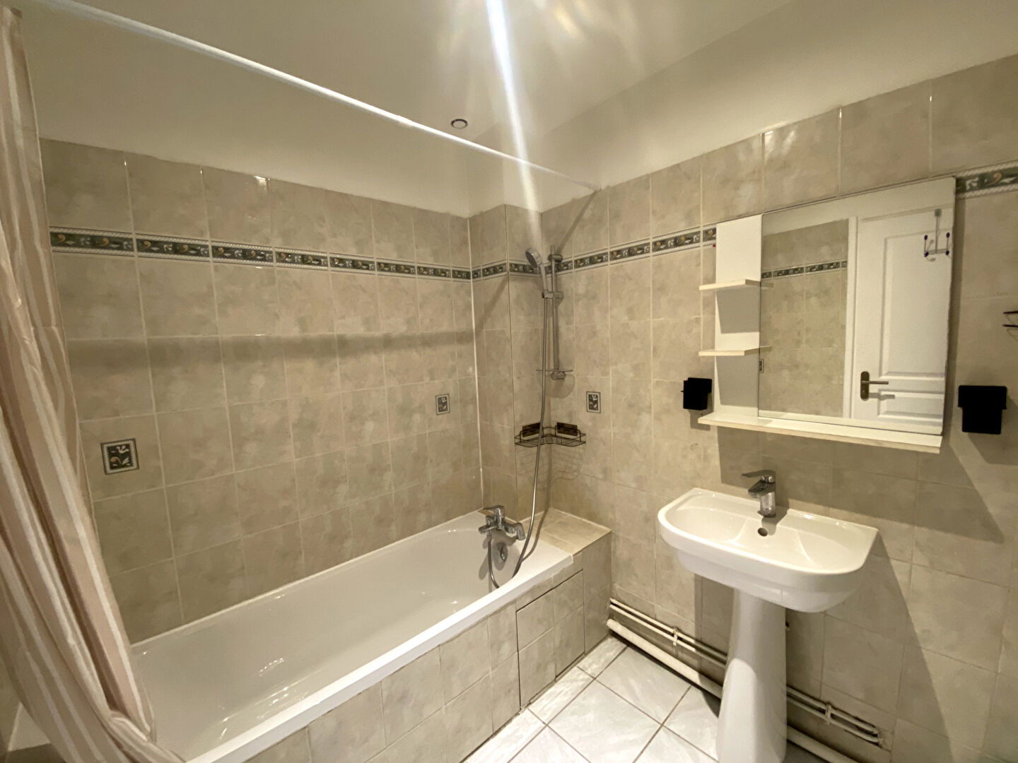 Colocatie Le Blanc-Mesnil 411511