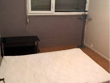 Roomlala | Kamer te huur in groot woonstel