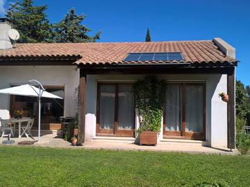 Roomlala | Kamers in villa met onafhanklike toegang