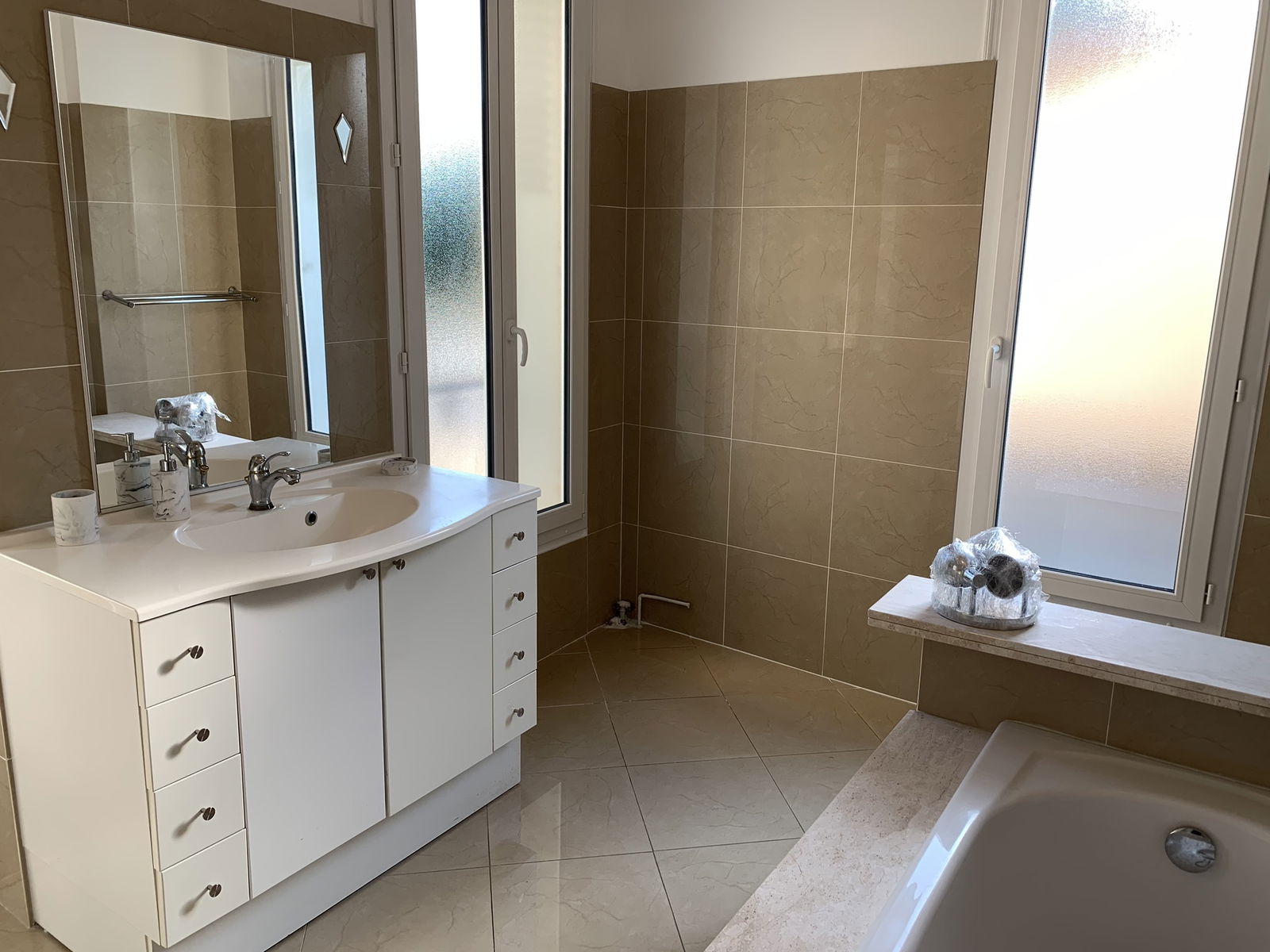 Järjestäminen Villeneuve-le-Roi 250173