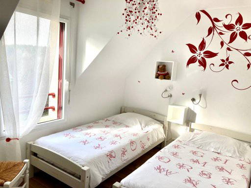 Entire Home Baden 64232-4