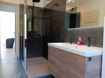 Chambre chez l'habitant à louer à Saint-Gildas-De-Rhuys - photo 3 : salle de bain-3