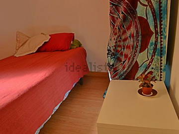 Roomlala | Klein kamer in 'n baie aangename woonstel