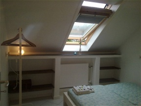 Kleine Dachgeschosswohnung Zu Vermieten