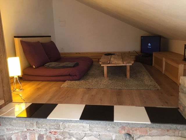 Unabhängiges Studio Ottange 242246