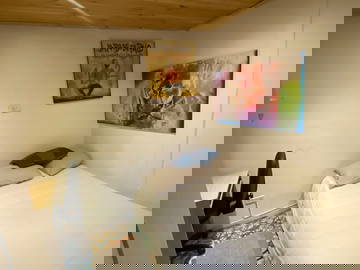 Roomlala | Kleines Zimmer mit Smartv