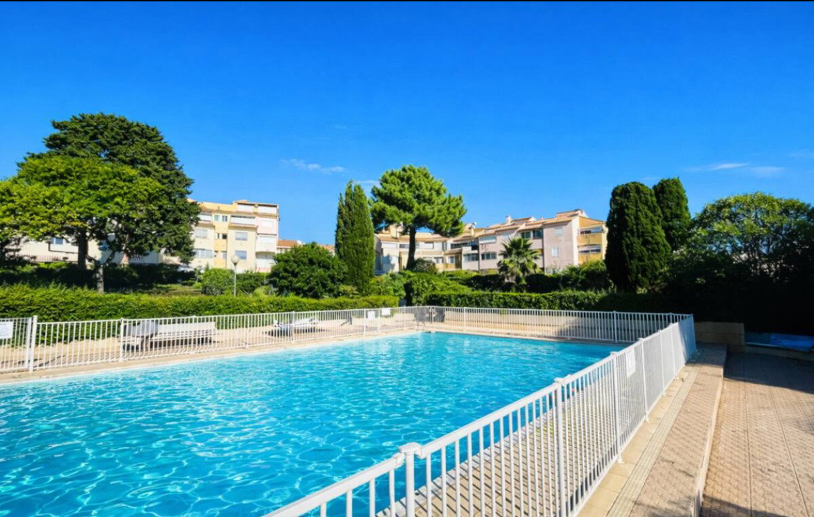 Ganz Haus Agde 661220