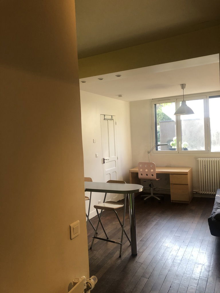 Niezależne Studio Bures sur yvette 11246