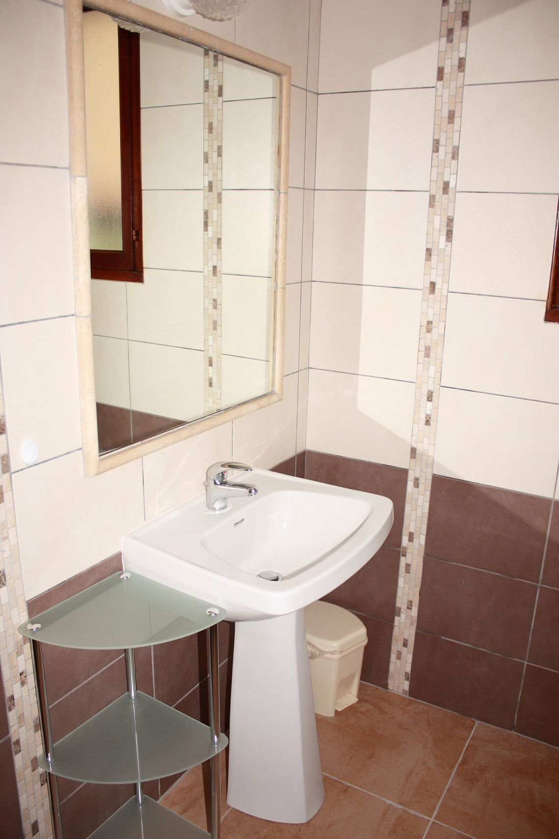 Onofhängeg Studio Venzolasca 51601