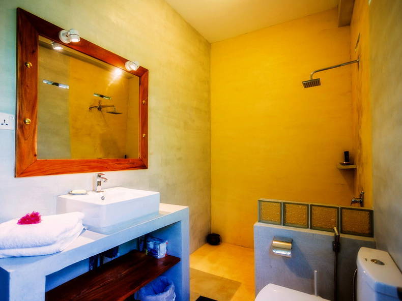 Gastgezin Ambalangoda 173870-3