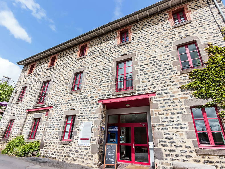 Entire Home Saint-Privat-d'Allier 158707-2