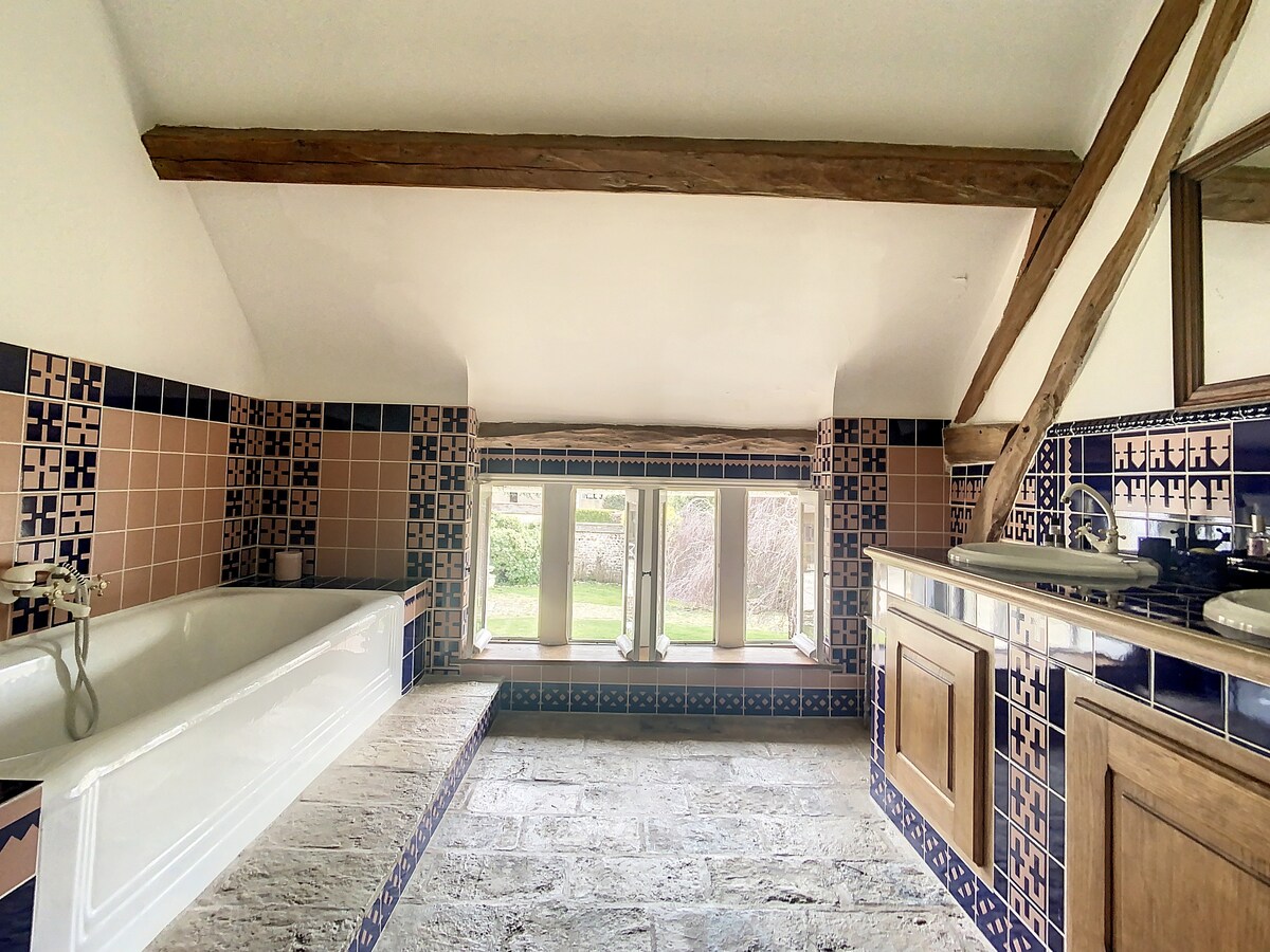 Entire Home Le Plessis-Hébert 662356