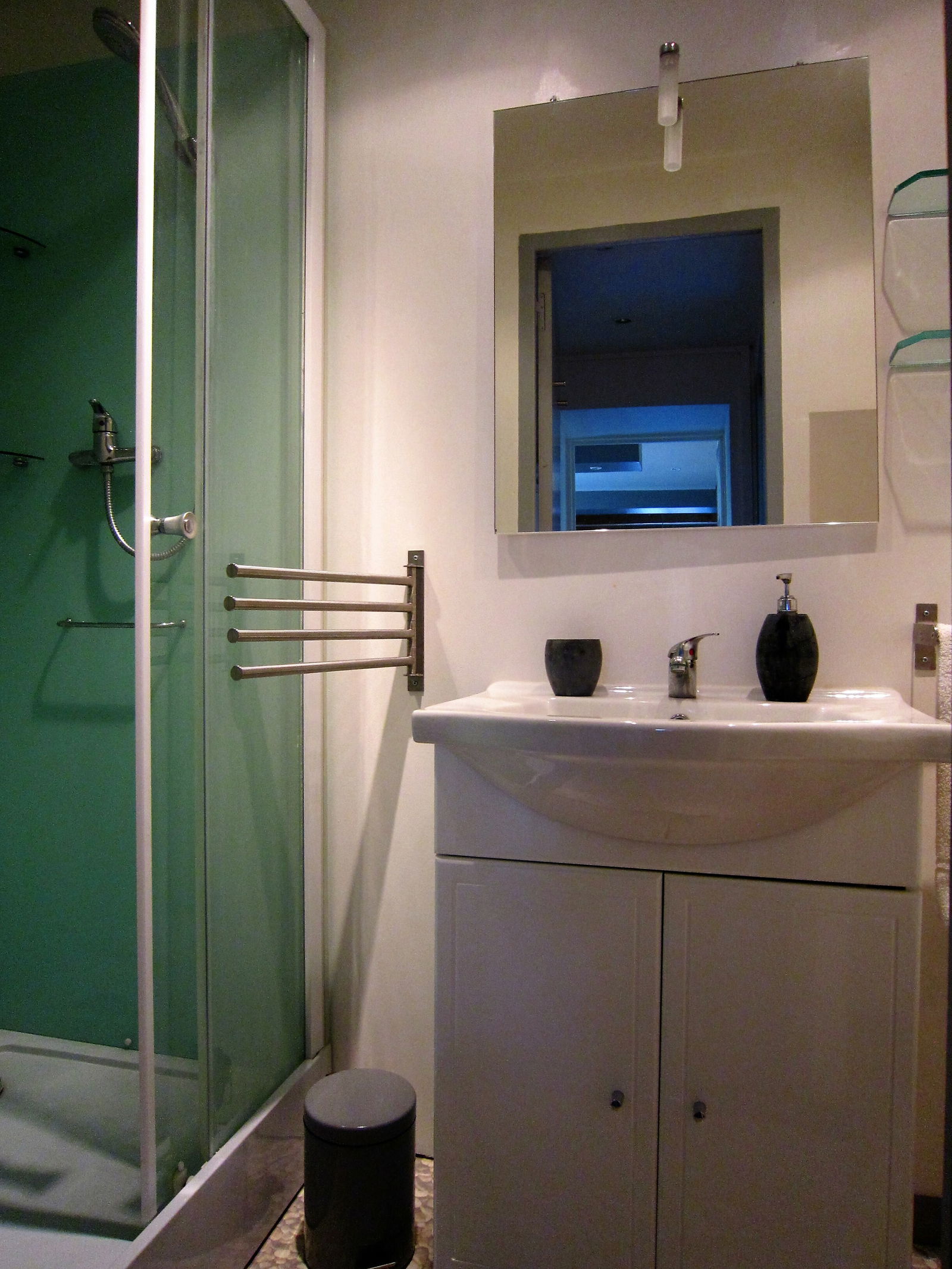 Unabhängiges Studio Croix-Chapeau 197158