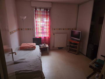 Roomlala | Ładny pokój w mieszkaniu współdzielonym 