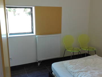 Roomlala | Ładny pokój w żywym domu