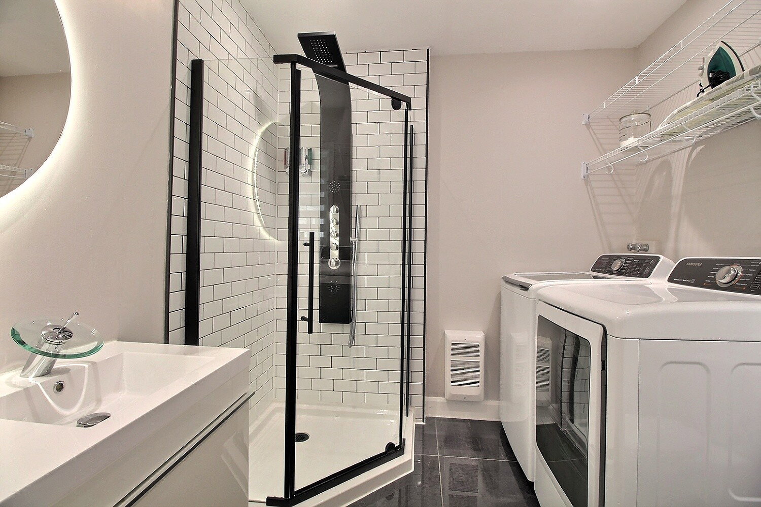 Hela Huset Québec 425822