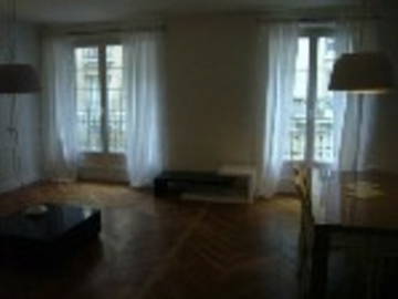 Roomlala | Lägenhet med 3 sovrum - 198 M2