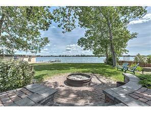 Homestay Chestermere 119120-2