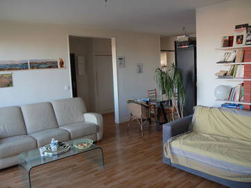 Roomlala | Large Apartment Near the RER